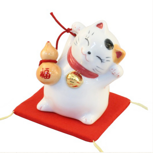 Japanese Yakushigama "Wealth & Fortune" Maneki-neko Ornament – Sennari (Gourd) Lucky Cat