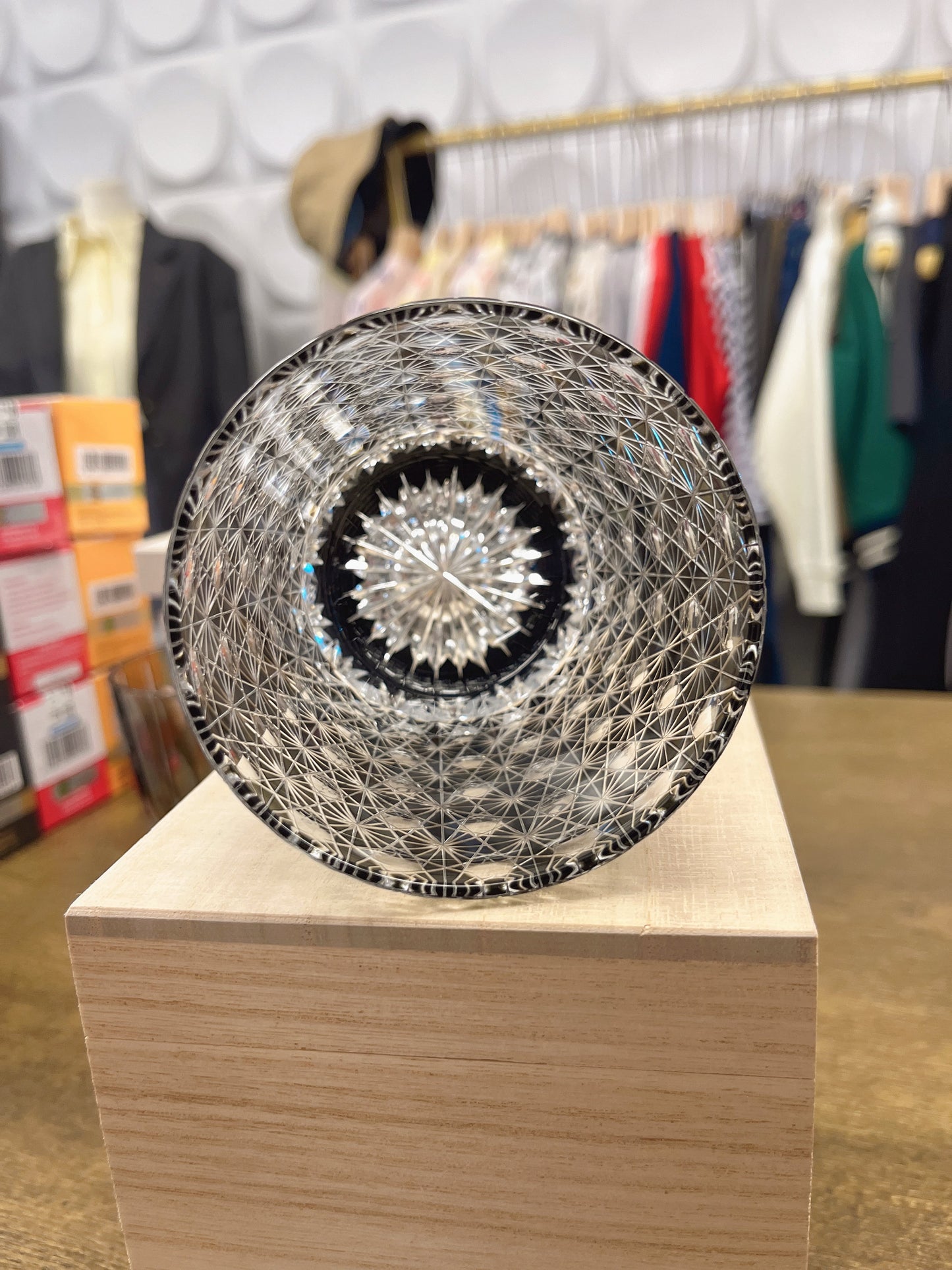 Yamada Edo Kiriko Whiskey Glass – “Enishi” 緣繫 Series (Black Kiku Pattern)