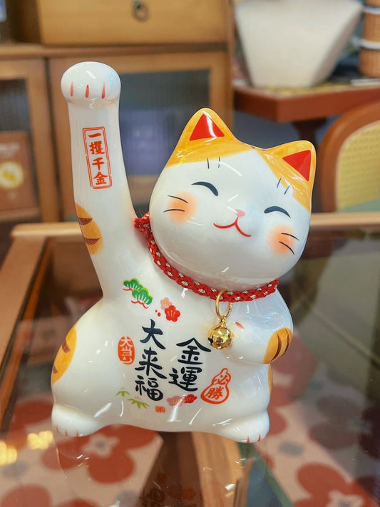 Japanese Yakushigama Maneki-neko (Lucky Cat)