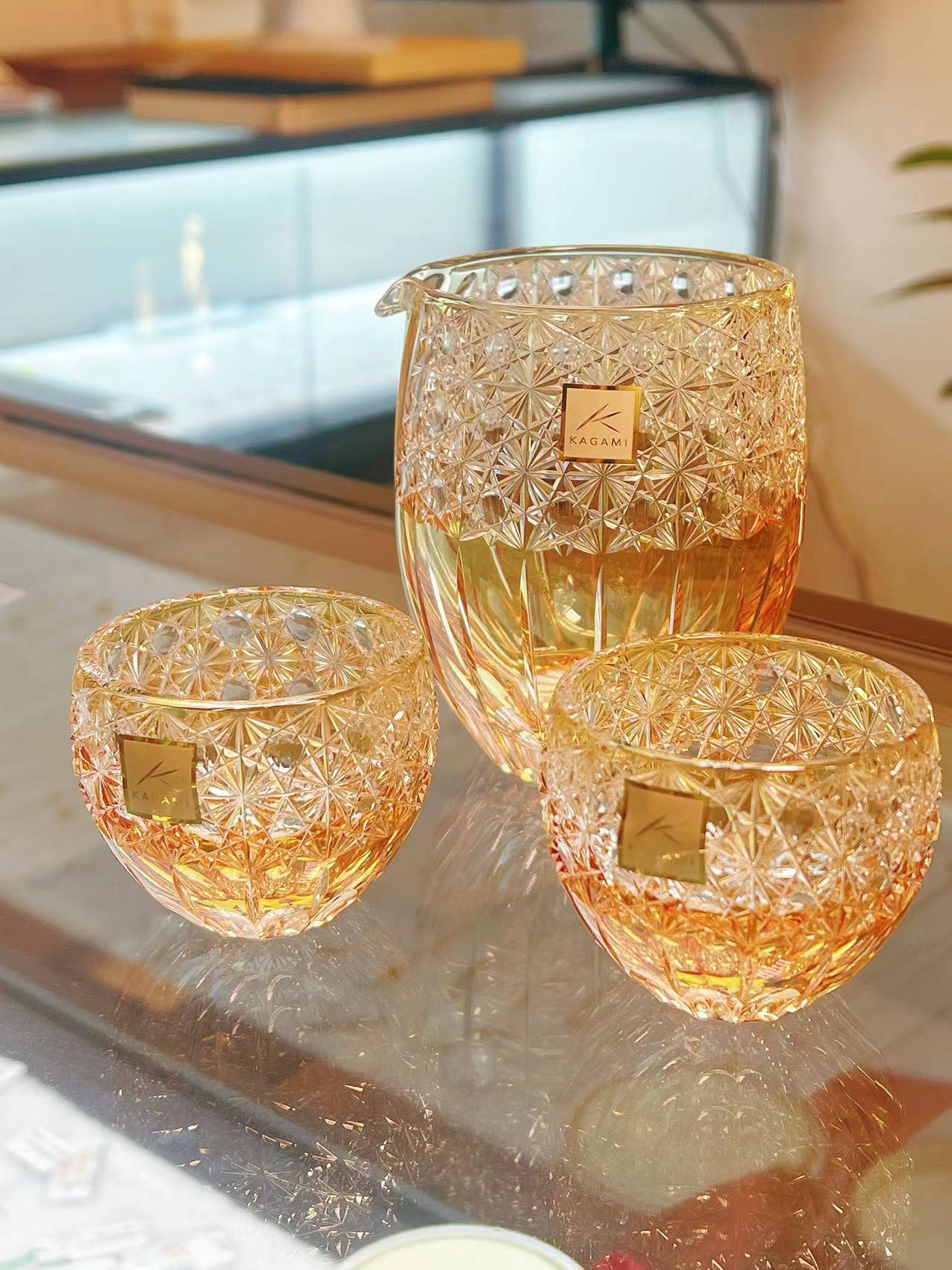 KAGAMI Edo Kiriko Sake Set “Fuuka” – Yellow (JPS69-2979CUM)