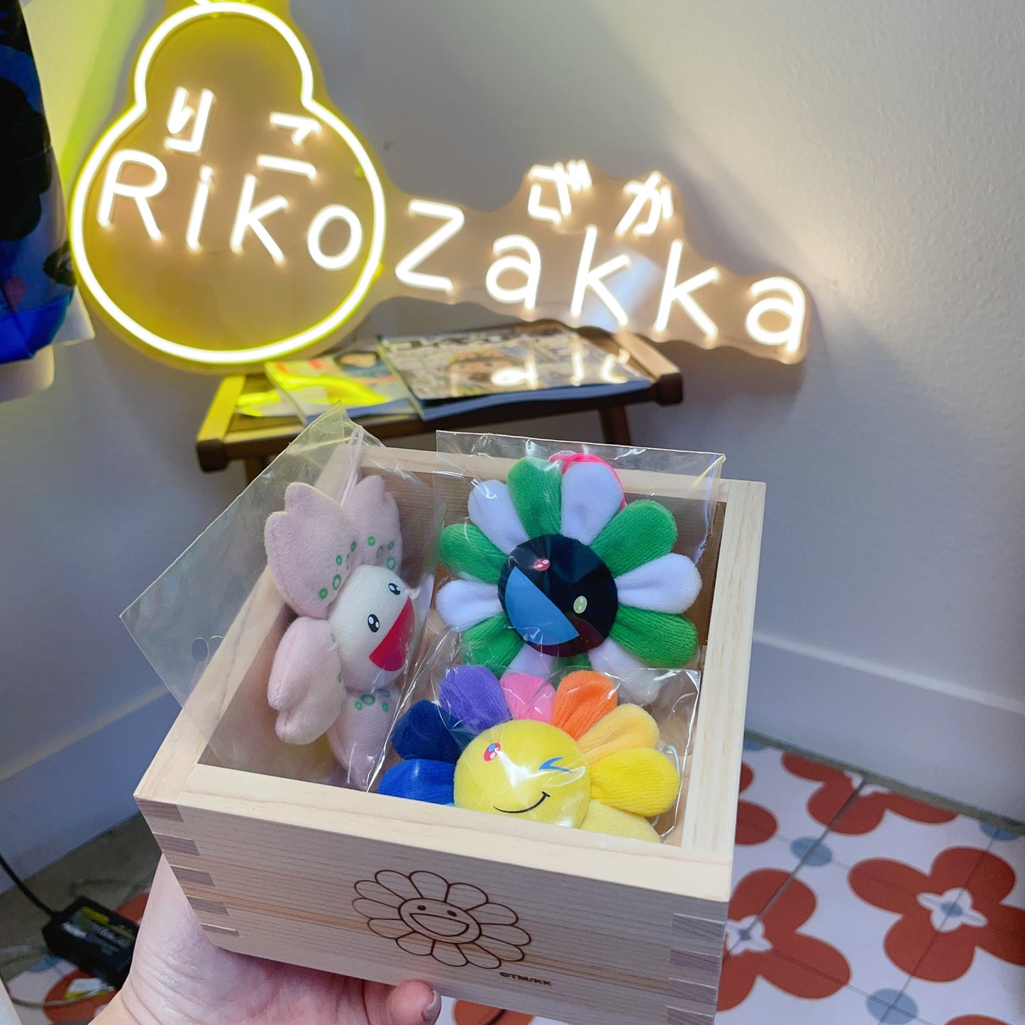 Takashi Murakami Sunflower Storage Box – Creative Wooden Decorative Box（14×14×8cm）