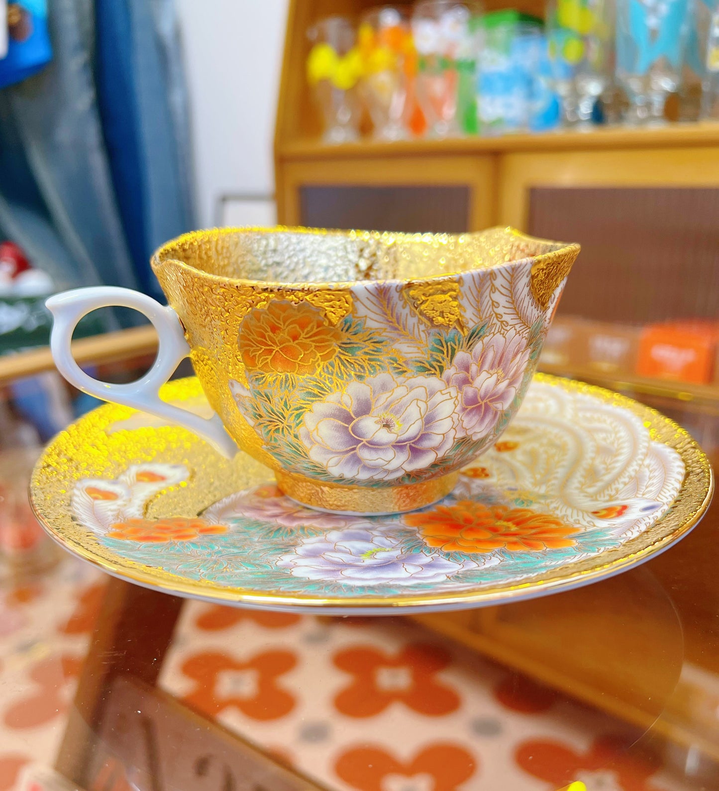 Arita Ware – Eguchi Tendo Hand-Painted Golden Phoenix Coffee & Tea Cup with Saucer (Gift Boxed)