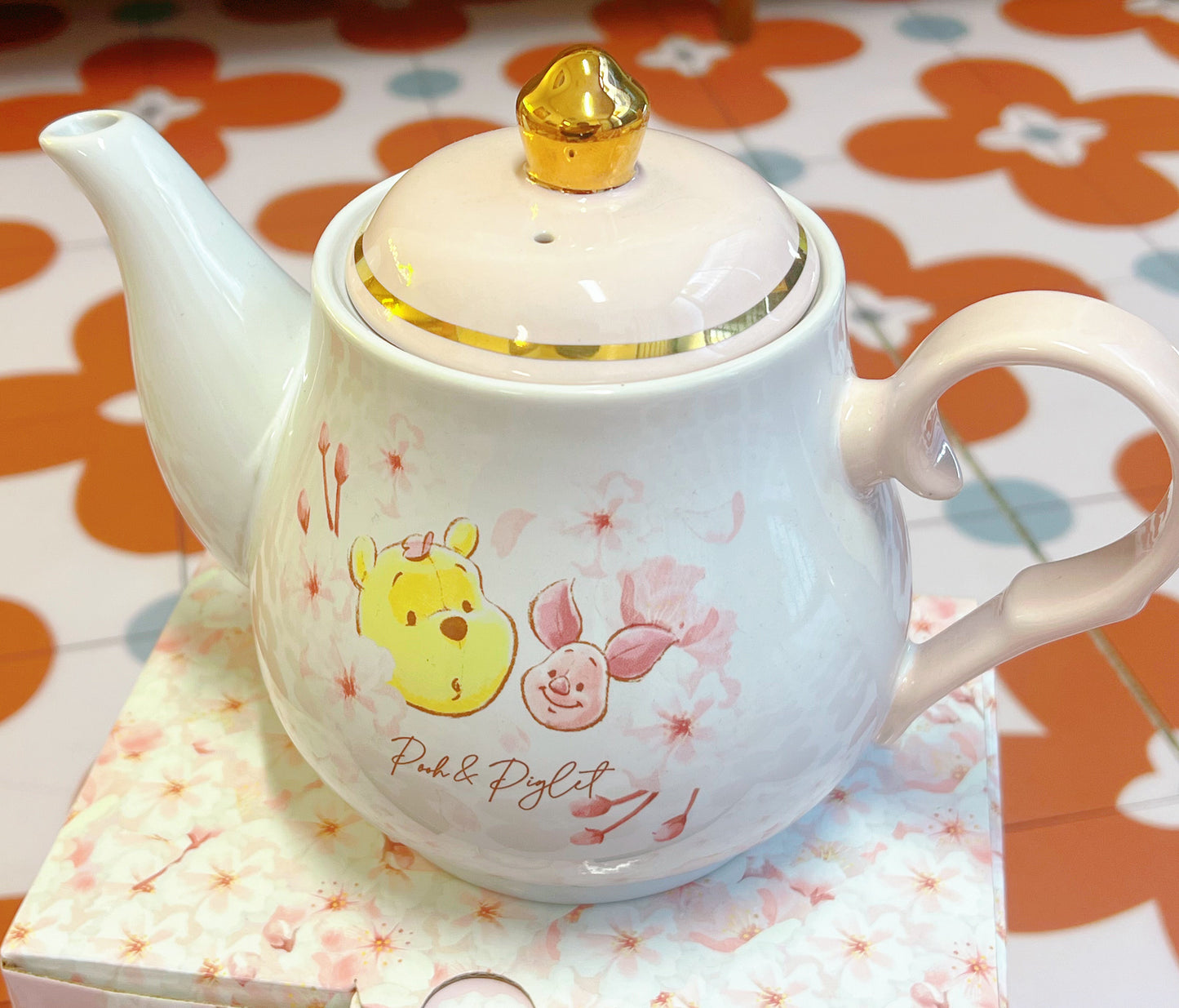 Tokyo Disney Pooh & Piglet Teapot SAKURA