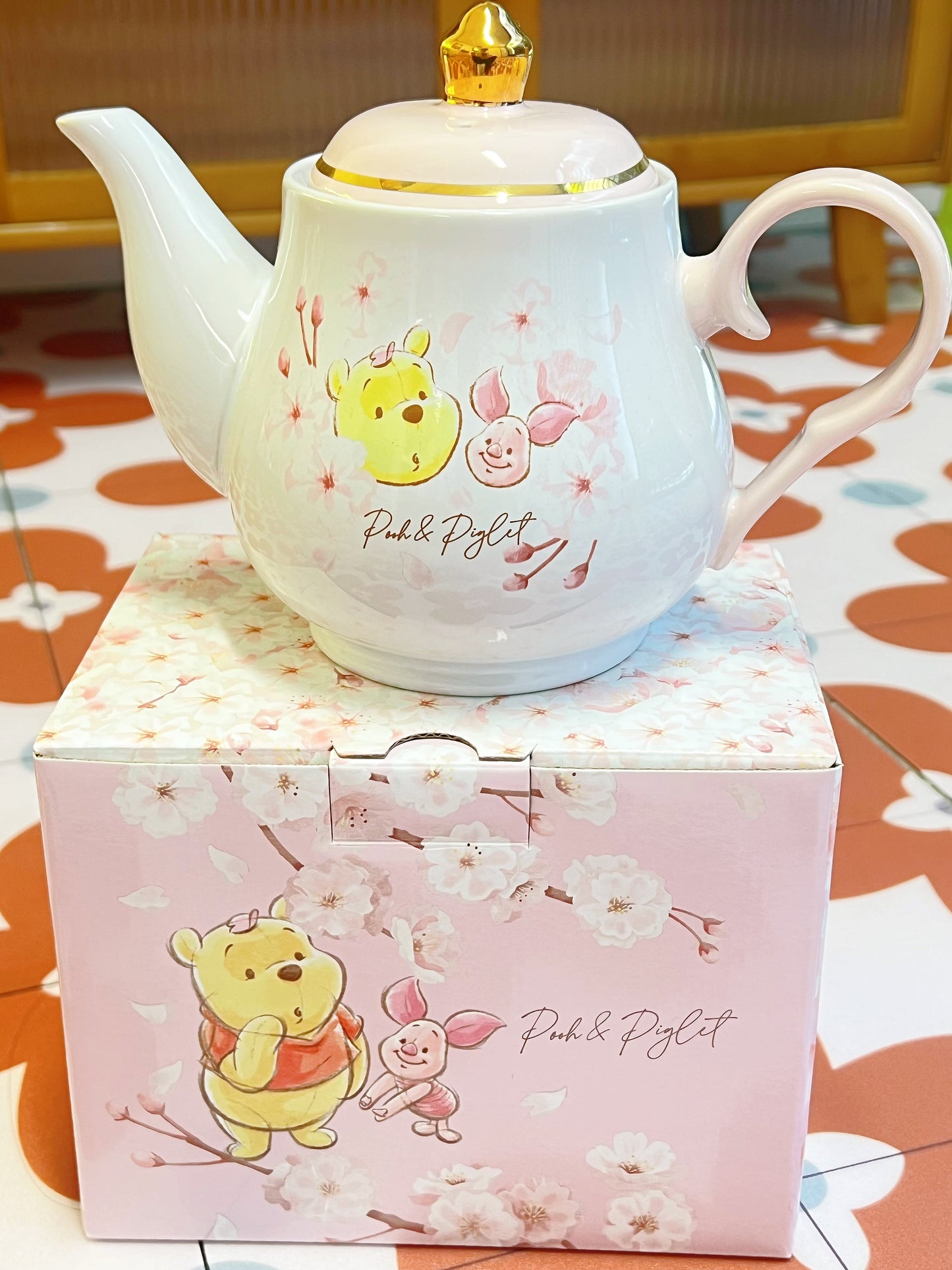 Tokyo Disney Pooh & Piglet Teapot SAKURA