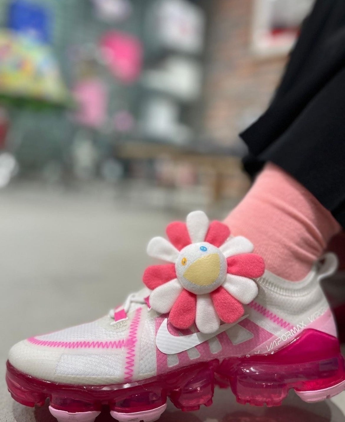 Takashi Murakami Sunflower Pin – Pink & White (Pin & Hanging Charm)